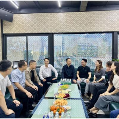 四川省宜宾市政协一行考察云浮自然石业，探讨石材行业高质量发展路径A Delegation from the Yibin City CPPCC in Sichuan Province Visited Yunfu Ziran Stone Group to Explore Pathways for High-quality Development in the Stone Industry.